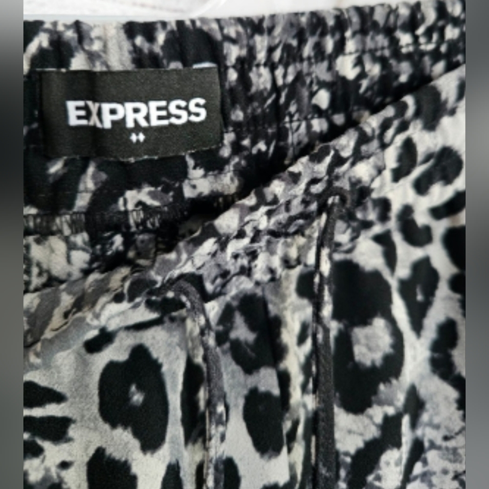 Express Monochrome Leopard High Rise Ankle Pants Med New - Picture 5 of 8